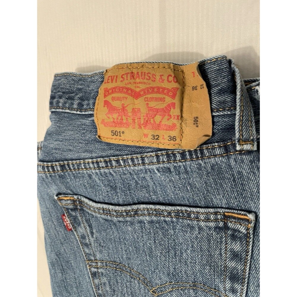 Levi’s 501 Jeans Men’s Size 32”x36” Medium Wash Button Fly Straight - Picture 7 of 7
